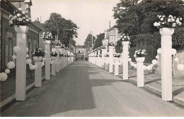 Carte Photo - ECOMMOY - Congrès Eucharistique 1936 - Rue De La Gare - Pivoines Rose Pâle - Ecommoy