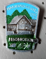 Mariborska Koca 1080m Mountain Lodge Mountaine  Association Alpinism, Mountaineering  Slovenia Vintage Pin - Alpinism, Mountaineering