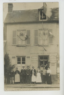 COMMERCE - CAFÉS - Carte Photo Cafetier Posant Avec Habitants Devant Son Commerce Début XXème, Adressée à LIEUREY (27) - Cafes