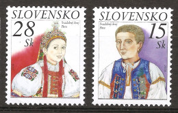 Slovaquie Slovensko 2004 N° 414 / 5 ** Costumes Traditionnels, Marié, Mariée, Pata, Mariage, Beauté Coiffe Fête Folklore - Ongebruikt