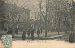 Aramon * Place Du Marché * Villageois - Aramon