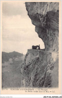 AEZP7-38-0637 - VERCORS - Les Ecouges - La Route Taillée Dans Le Roc  - Vercors