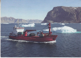 Greenland Station Upernavik Postcard Cargo Ship "Pajuttaat" Off The Coast Of Uummannaq  (GB195A) - Wetenschappelijke Stations & Arctic Drifting Stations