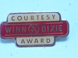 Pin's COURTESY, WINN DIXIE, AWARD - Non Classés