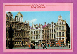 BELGIQUE BELGIUM - BRUXELLES BRUSSELS Un Coin De La Grand Place A Part Of The Market Place - Cartas Panorámicas