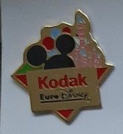 Pin's  KODAK, EuroDisney  Oreilles  Noires  Verso  Kodak  Partenaire  Officiel  EuroDisney - Photographie