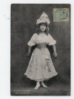 Carte Postale Ancienne - PARIS Aux Variétés - Melle DE BRIVES - Cabaret