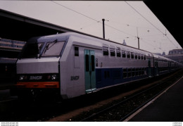 Photo Diapo Diapositive Slide TRAIN Wagon Locomotive Rame SNCF 2 Niveaux Réversible Le 14/12/1992 VOIR ZOOM - Diapositives