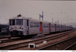 Photo Diapo Diapositive Slide TRAIN Wagon Rame Banlieue Inox SNCF 1ère & 2ème Classe Le 16/12/1992 VOIR ZOOM - Diapositives