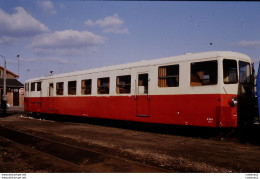 Photo Diapo Diapositive Slide TRAIN Wagon Autorail Voiture X 224 Rouge à ROMORANTIN Le 23/02/1993 VOIR ZOOM - Diapositives