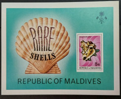 Coquillages Shells // Bloc Neuf ** MNH ; Maldives BF 53 (1978) Cote 12.50 € - Malediven (1965-...)