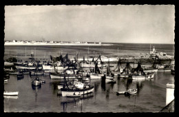 29 - LESCONIL - LE PORT - LA PLAGE DES SABLES BLANCS - Lesconil