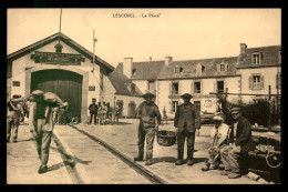 29 - LESCONIL - LA PLACE - HANGAR DU BATEAU DE SAUVETAGE - AUBERGE YVON GARREC - Lesconil