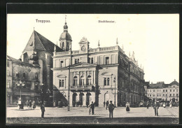 AK Troppau, Fussgänger Vor Dem Stadttheater  - Tsjechië