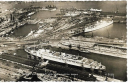 SOUTHAMPTON Queen Elizabeth And Southampton Docks, Real Photo Valentine & Sons H 8146, Cpsm Pf - Southampton