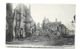 Ieper Coin De La Rue Au Beurre Et Rue Du Verger Ruines Weltkrieg 1914 Guerre War Ypres Htje - Ieper