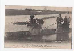 AJC - Au Marais De Challans - Yoles ( Bateaux Plats Sont Les Maraichins Se Servent Pour Naviguer Sur Les Marais ) - Challans