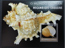 Coquillages Shells // Bloc Neuve ** MNH ; Mozambique BF 140 (2002) Cote 18 € - Mozambique