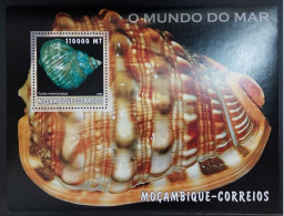 Coquillages Shells // Bloc Neuve ** MNH ; Mozambique BF 141 (2002) Cote 18 € - Mozambique