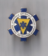 PIN'S THEME MEDICAL CHAMBRE SYNDICALE NATIONALE DES SERVICES D'AMBULANCES - Geneeskunde