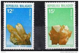 MADAGASCAR MINERAUX Yvert 482/83. Emis En 1971. Calcite Jaune, Quartz Hématoïde. MNH ** - Minerales