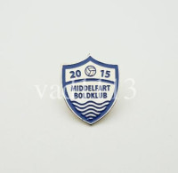 Badge Pin: European Football Clubs Denmark -  " Middelfart Boldklub " - Football