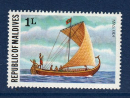 Maldives, **, Yv 699, Mi 756, SG 746, Le MAS-ODI Est Utilisé Comme Bateau De Pêche Aux îles Maldives. - Maldivas (1965-...)