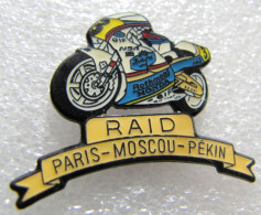 PIN'S   MOTO   ROTHMANS HONDA  NSR  RAID PARIS MOSCOU PEKIN - Moto