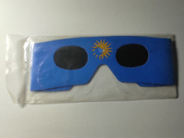 Astronomie - Lunette De Protection ECLIPSE DU 11 AOUT 1999 Lunettes Le Monde - Other & Unclassified