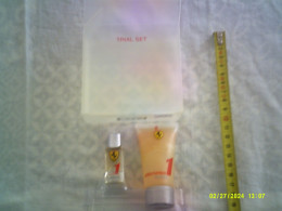 Tres Rare Coffret Ferrari - Trial Set - EDT 4ml + Shampooing Gel Douche 30ml Plein - Miniaturen Flesjes Heer (met Doos)