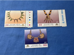 India 2000 Michel 1799 + 1803-04 Historische Goldschmiedekunst INDEPEX 2000 MNH - Neufs