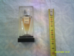 Flacon Miniature Ancienne ( 1940 )  - Forvil - Taquin - Format 7,5 X 3 X 3 Cm  - 1/4 Pleine - Miniature Bottles (in Box)