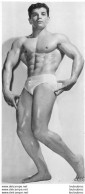 PHOTO  HOMME EN MAILLOT DE BAIN CULTURISTE CULTURISME 23.50 X 11 CM - Deportes