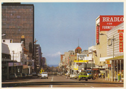 Postcard Oxford Street East London Cape Province South Africa Shops Cars & People My Ref B26370 - Sud Africa