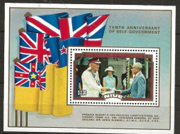 Niue 1984  10 Years Of Self-government,  Denis Blundell, Robert Rex Mi  Bloc 78 MNH(**) - Niue