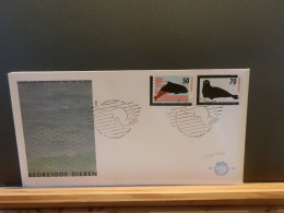 104/447  FDC  NEDERLAND - Delfines