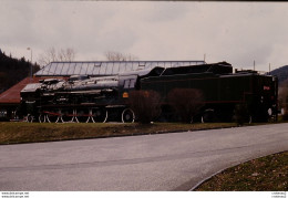 Photo Diapo Diapositive Slide TRAIN Wagon Locomotive à Vapeur SNCF 141 P 30 à VALLORBE En 03/1987 VOIR ZOOM - Diapositives