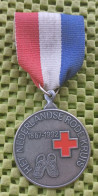 Medaille - Het Nederlandse Rode Kruis 1867-1992 - K.N.B.L.O -  Original Foto  !!  Medallion  Dutch - Autres & Non Classés