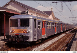 Photo Diapo Diapositive Slide TRAIN Rame Banlieue Inox SNCF Z 5337 1ère & 2ème Cl à MONTARGIS Le 01/06/1995 VOIR ZOOM - Dias