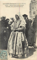 - Finistère -ref-F289- Kerlouan - Jeune Fille Habillée Pour Une Procession - Coiffes De Bretagne N° 1025 - - Kerlouan