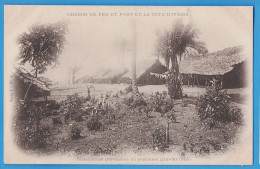 CPA DOS NON DIVISE - CHEMIN DE FER ET PORT COTE-D'IVOIRE - INSTALLATIONS PROVISOIRES DU PERSONNEL (JANVIER 1904) - Costa D'Avorio