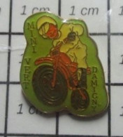 718A Pin's Pins / Beau Et Rare / MOTOS / MINI VERT DAMIGNY MOTO-CROSS - Motorfietsen