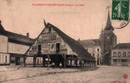 CPA - VILLENEUVE-L'ARCHEVÊQUE - La Halle (affiches Pub) - Edition André - Villeneuve-l'Archevêque