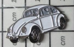 718A  Pins Pin's / Rare & Belle Qualité  AUTOMOBILES / VW VOLKSWAGEN COCCINELLE BLANCHE - Volkswagen