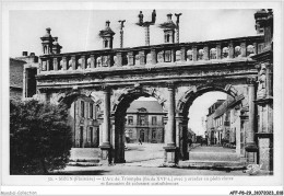 AFFP8-29-0623 - SIZUN - L'arc De Triomphe Avec 3 Arcades En Plein Cintre Et Flanquées De Colonnes Corinthiennes  - Sizun