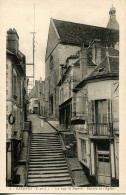 CPA -  EPERNON - LA RUE SAINT-PIERRE - ENTREE DE L'EGLISE - Epernon