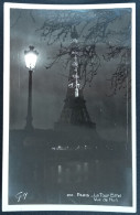 CPA - Paris - La Tour Eiffel - Vue De Nuit - París La Noche