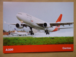 QANTAS   AIRBUS A 330     AIRLINES ISSUE / CARTE DE COMPAGNIE - 1946-....: Era Moderna