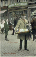 Bruxelles. Petits Métiers : Mercerie Ambulante Devant Le Magasin "A La Surprise " - Old Professions