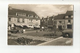 LA LOUPE   -   La Place De L'Hôtel De Ville Et La Rue De Chartres - La Loupe